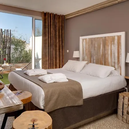 Hotel De La Mar & 4*